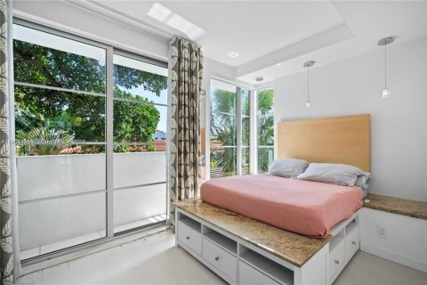 Townhouse in Miami Beach, Florida 2 bedrooms, 104.79 sq.m. № 2154791 - photo 15