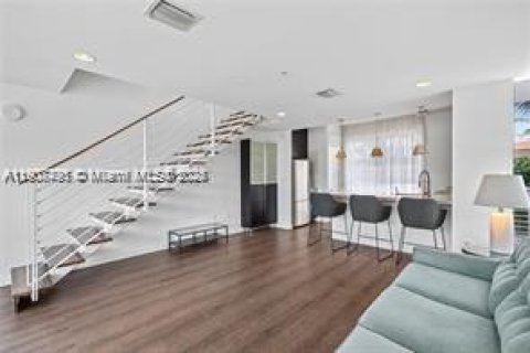 Townhouse in Miami Beach, Florida 2 bedrooms, 104.79 sq.m. № 2154791 - photo 24