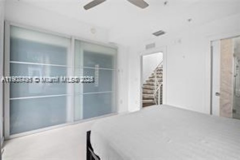 Townhouse in Miami Beach, Florida 2 bedrooms, 104.79 sq.m. № 2154791 - photo 20