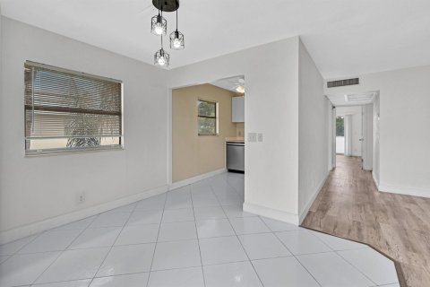 Condo in Delray Beach, Florida, 2 bedrooms  № 2082594 - photo 5