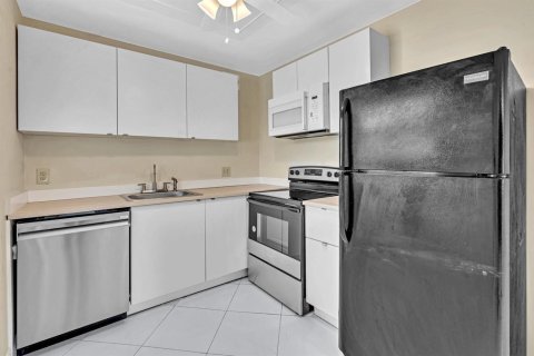 Condo in Delray Beach, Florida, 2 bedrooms  № 2082594 - photo 2