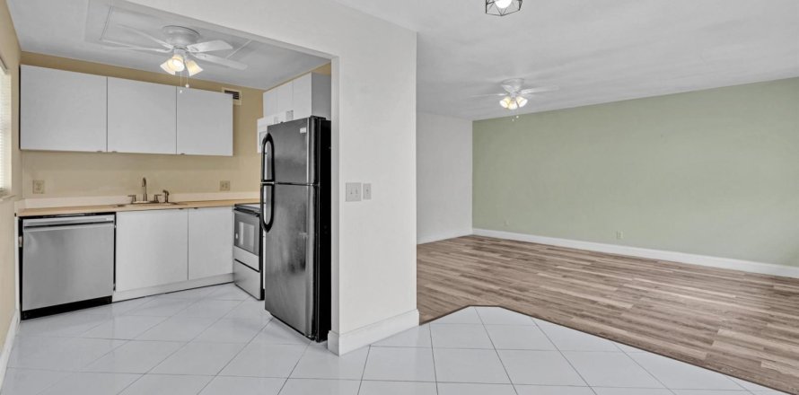 Condo in Delray Beach, Florida, 2 bedrooms  № 2082594