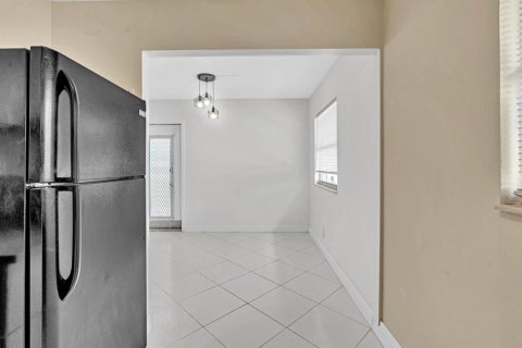 Condo in Delray Beach, Florida, 2 bedrooms  № 2082594 - photo 8