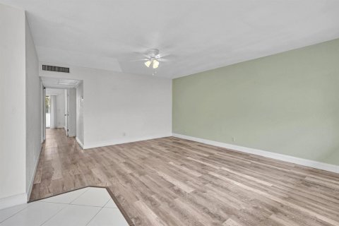 Condo in Delray Beach, Florida, 2 bedrooms  № 2082594 - photo 12