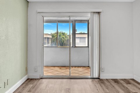 Condo in Delray Beach, Florida, 2 bedrooms  № 2082594 - photo 24