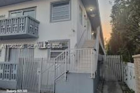 Condominio en Miami Beach, Florida, 1 dormitorio № 2031961