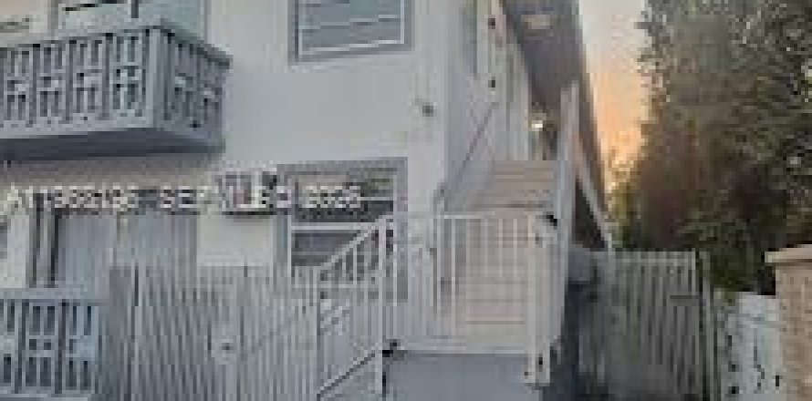 Condominio en Miami Beach, Florida, 1 dormitorio  № 2031961
