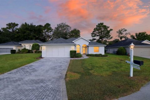Casa en Ocala, Florida 2 dormitorios, 164.81 m2 № 2398258