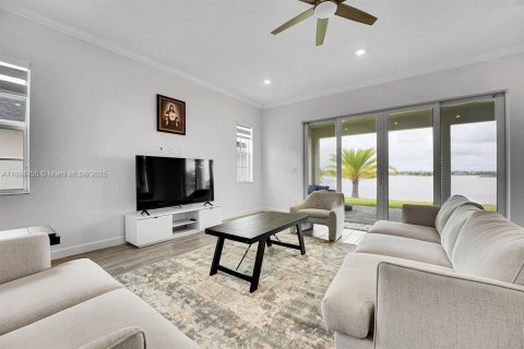 Casa en alquiler en Loxahatchee Groves, Florida, 5 dormitorios, 368.17 m2 № 1947464 - foto 4