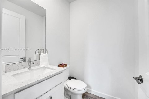 Casa en alquiler en Loxahatchee Groves, Florida, 5 dormitorios, 368.17 m2 № 1947464 - foto 15