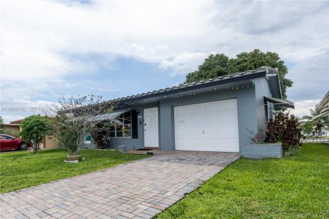 Casa en venta en Tamarac, Florida, 2 dormitorios, 100.52 m2 № 2031540 - foto 9