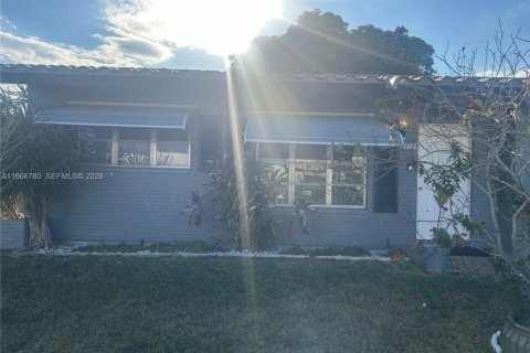 Casa en venta en Tamarac, Florida, 2 dormitorios, 100.52 m2 № 2031540 - foto 2