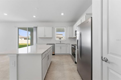 Casa en venta en Thonotosassa, Florida, 4 dormitorios, 221.66 m2 № 2386776 - foto 4