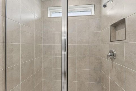 Casa en venta en Thonotosassa, Florida, 4 dormitorios, 221.66 m2 № 2386776 - foto 10