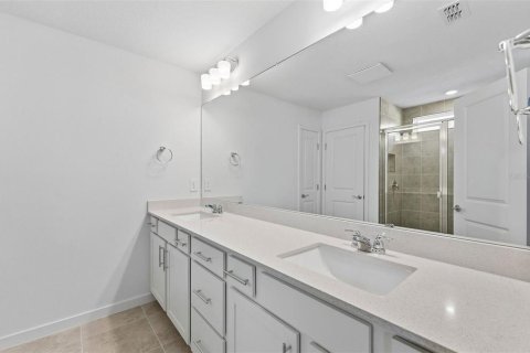 Casa en venta en Thonotosassa, Florida, 4 dormitorios, 221.66 m2 № 2386776 - foto 9