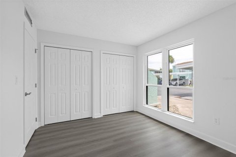 Condo in Indian Rocks Beach, Florida, 2 bedrooms  № 2151045 - photo 29