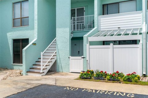 Condo in Indian Rocks Beach, Florida, 2 bedrooms  № 2151045 - photo 3