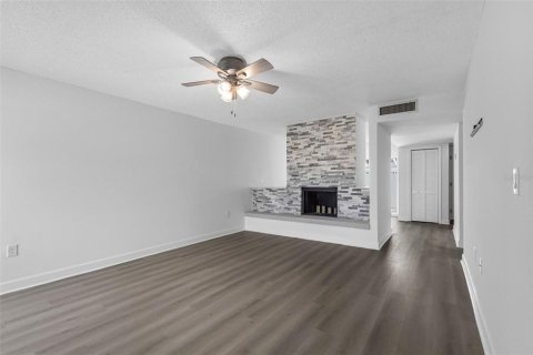 Condo in Indian Rocks Beach, Florida, 2 bedrooms  № 2151045 - photo 19