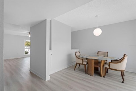 Condo in Indian Rocks Beach, Florida, 2 bedrooms  № 2151045 - photo 10