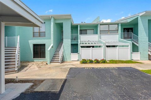 Condo in Indian Rocks Beach, Florida, 2 bedrooms  № 2151045 - photo 4