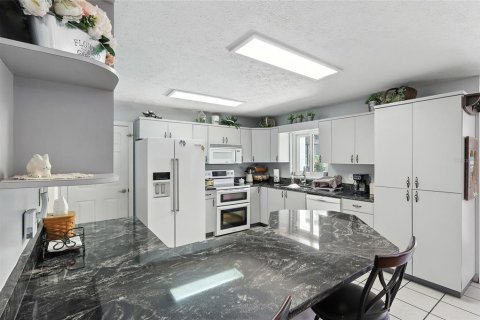 Villa ou maison à vendre à Brandon, Floride: 3 chambres, 155.05 m2 № 1876826 - photo 23