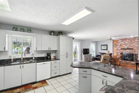 Villa ou maison à vendre à Brandon, Floride: 3 chambres, 155.05 m2 № 1876826 - photo 24
