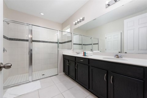 Casa en venta en Kissimmee, Florida, 7 dormitorios, 381.46 m2 № 1624946 - foto 22