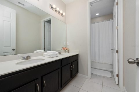 Casa en venta en Kissimmee, Florida, 7 dormitorios, 381.46 m2 № 1624946 - foto 27