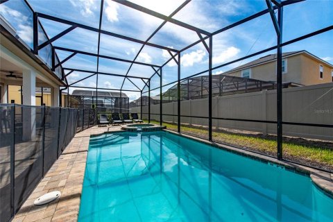 Casa en venta en Kissimmee, Florida, 7 dormitorios, 381.46 m2 № 1624946 - foto 17