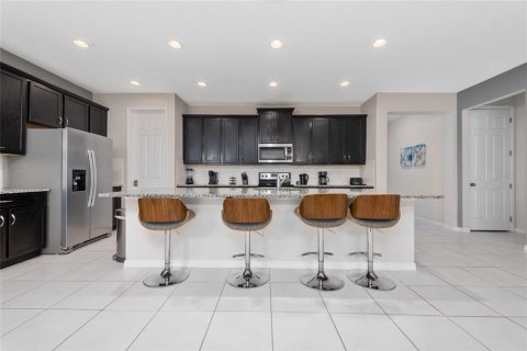 Casa en venta en Kissimmee, Florida, 7 dormitorios, 381.46 m2 № 1624946 - foto 11
