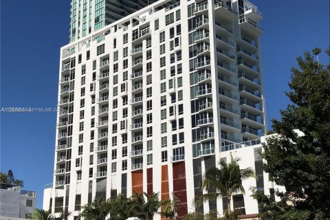 Кондоминиум с 1 спальней в Майами, Флорида № 2024140