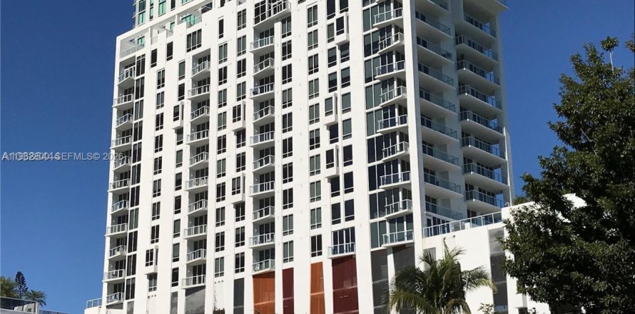 Кондоминиум с 1 спальней в Майами, Флорида № 2024140