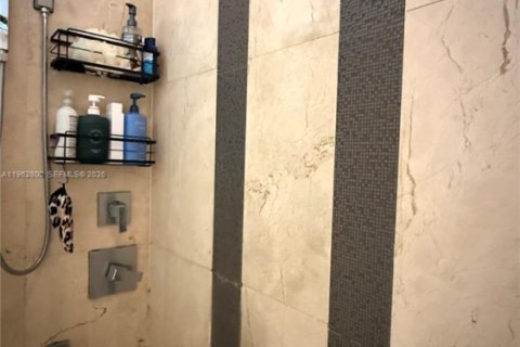 Купить кондоминиум в Майами, Флорида 1 спальня, № 2024140 - фото 15