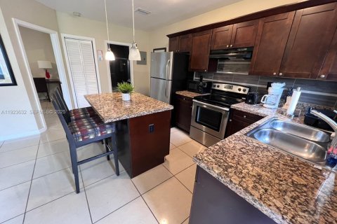Apartamento en alquiler en Hollywood, Florida, 1 dormitorio № 1982071 - foto 6