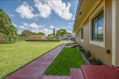 Apartamento en alquiler en Hollywood, Florida, 1 dormitorio № 1982071 - foto 17