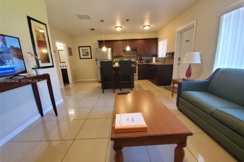 Apartamento en alquiler en Hollywood, Florida, 1 dormitorio № 1982071 - foto 15