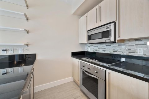 Снять в аренду кондоминиум в Майами, Флорида 2 спальни, 94.11м2, № 1974336 - фото 7