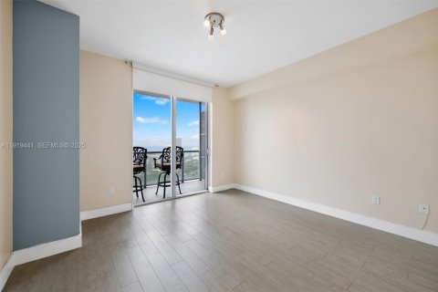 Снять в аренду кондоминиум в Майами, Флорида 2 спальни, 94.11м2, № 1974336 - фото 10