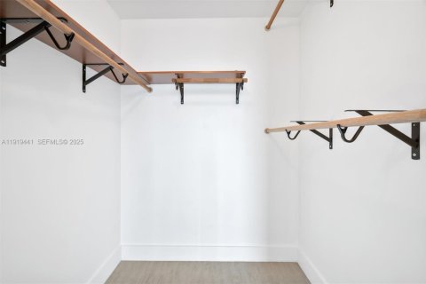 Снять в аренду кондоминиум в Майами, Флорида 2 спальни, 94.11м2, № 1974336 - фото 14