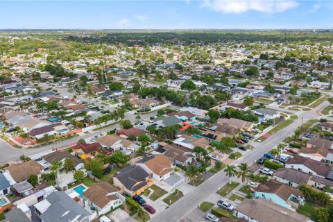 Villa ou maison à vendre à Miami, Floride: 3 chambres, 127.46 m2 № 1994378 - photo 19