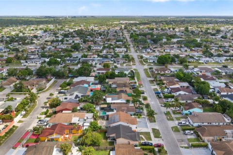 Villa ou maison à vendre à Miami, Floride: 3 chambres, 127.46 m2 № 1994378 - photo 21
