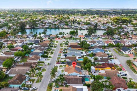 Villa ou maison à vendre à Miami, Floride: 3 chambres, 127.46 m2 № 1994378 - photo 26