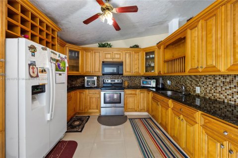 Villa ou maison à vendre à Miami, Floride: 3 chambres, 127.46 m2 № 1994378 - photo 11
