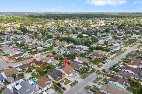 Villa ou maison à vendre à Miami, Floride: 3 chambres, 127.46 m2 № 1994378 - photo 18