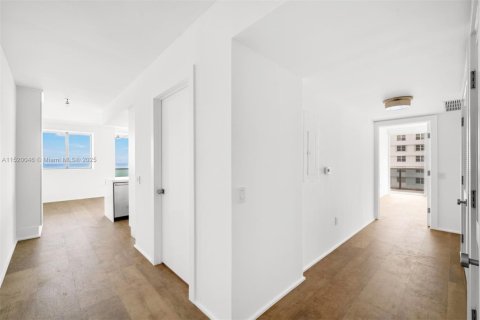 Copropriété à vendre à Miami Beach, Floride: 3 chambres, 160.26 m2 № 1945145 - photo 11