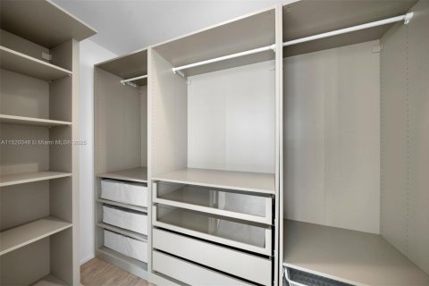 Copropriété à vendre à Miami Beach, Floride: 3 chambres, 160.26 m2 № 1945145 - photo 17