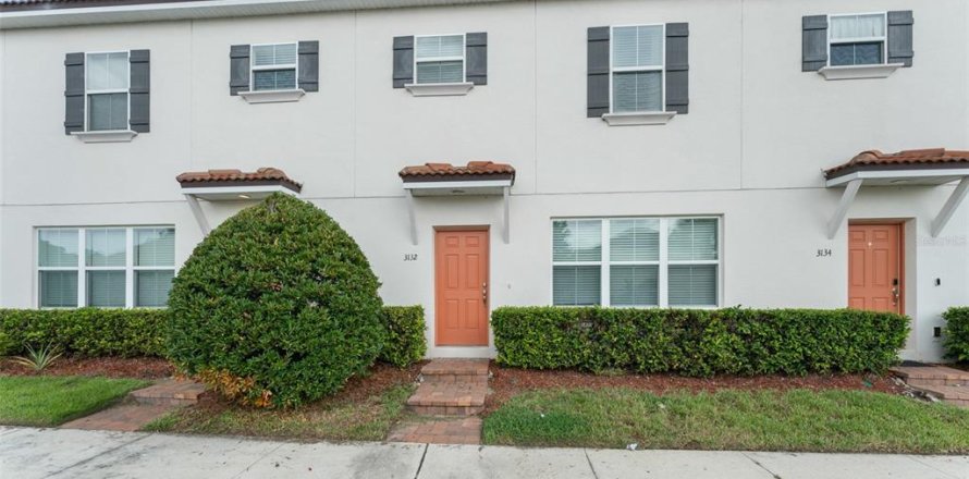 Adosado en Kissimmee, Florida 3 dormitorios, 147.16 m2 № 1916962