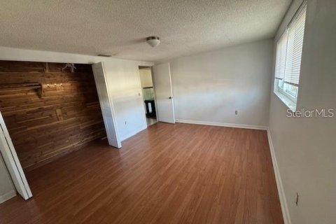 Villa ou maison à louer à New Port Richey, Floride: 3 chambres, 157.84 m2 № 2098758 - photo 3