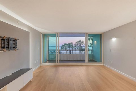 Condo in Sarasota, Florida, 2 bedrooms  № 1544969 - photo 11