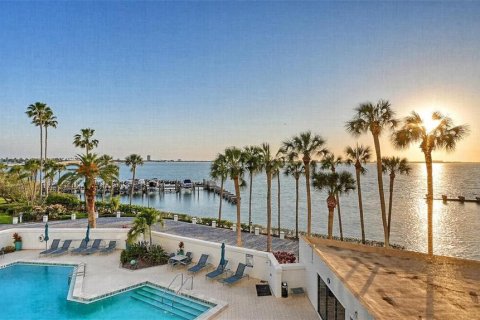 Condo in Sarasota, Florida, 2 bedrooms  № 1544969 - photo 16